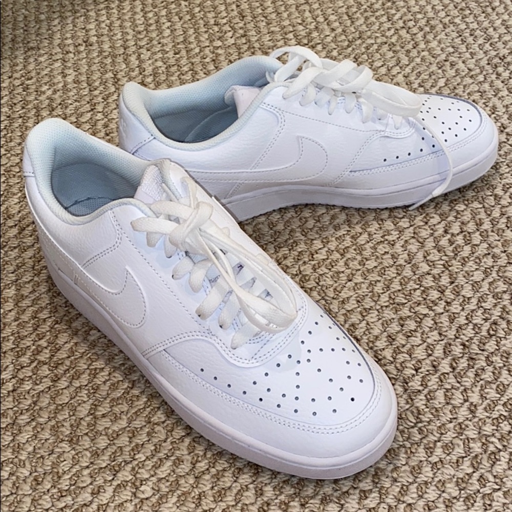 NEW NIKE AIR FORCE 1